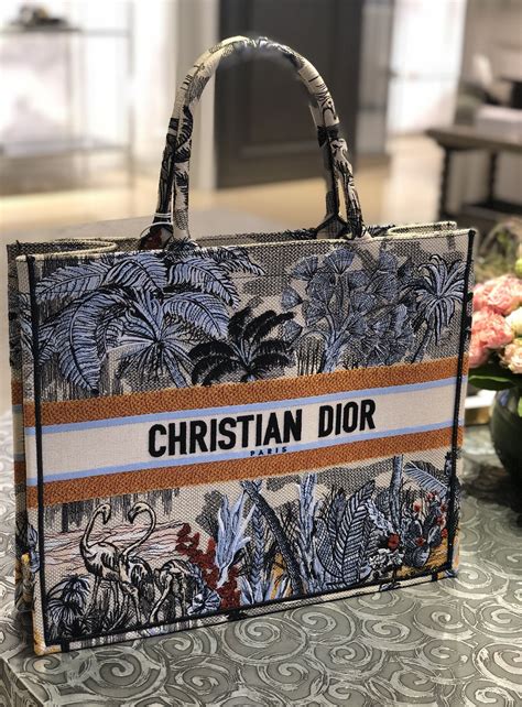 cristian dior hand bag